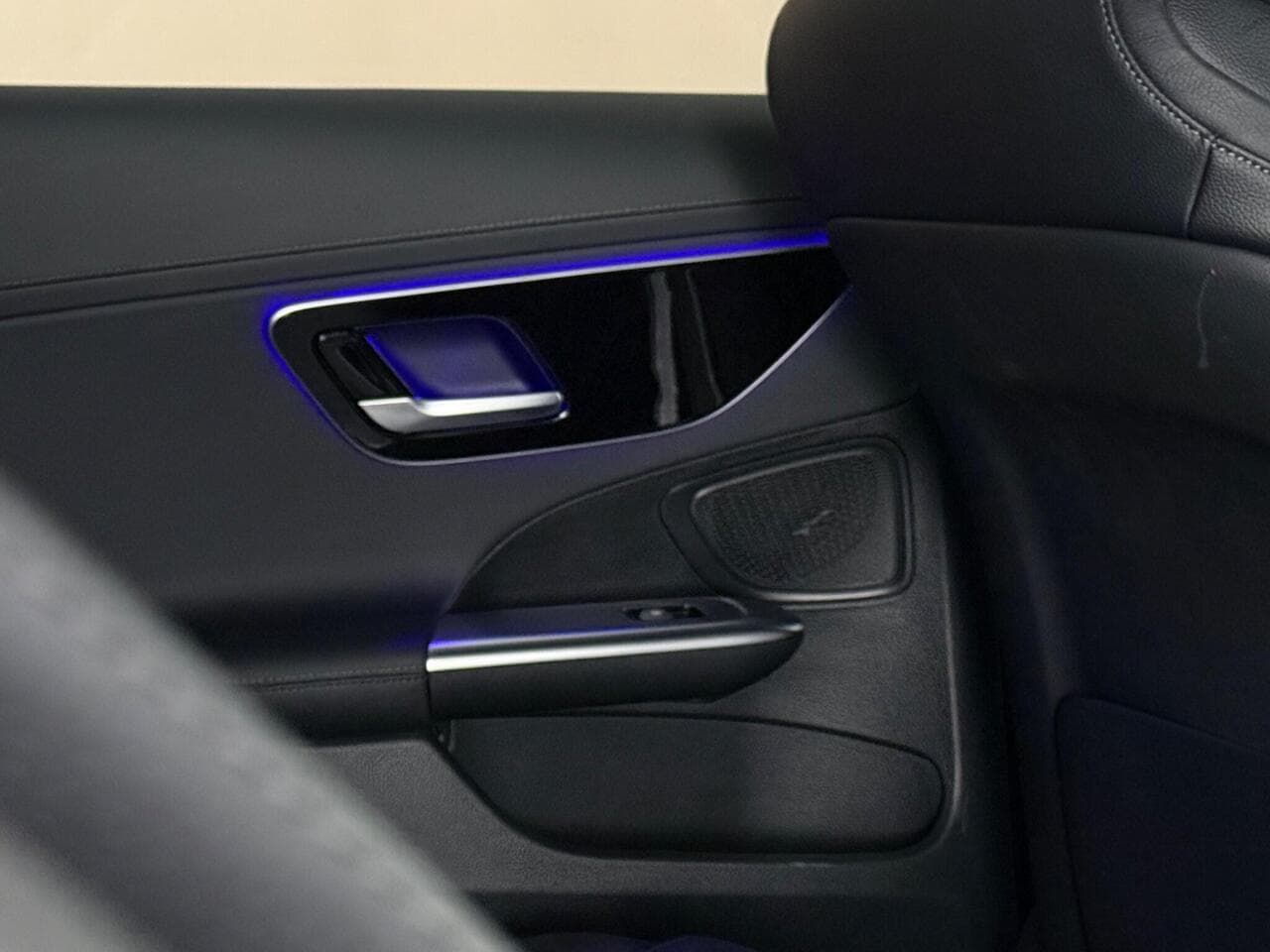Mercedes-Benz C Class thumbnail Misc Controls
