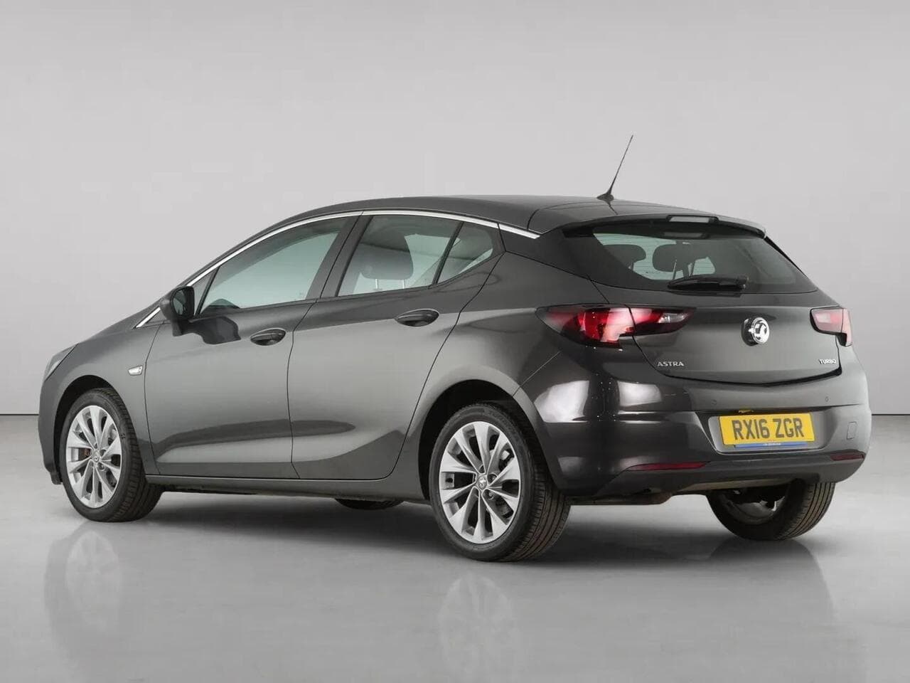 Vauxhall Astra thumbnail Rear Left