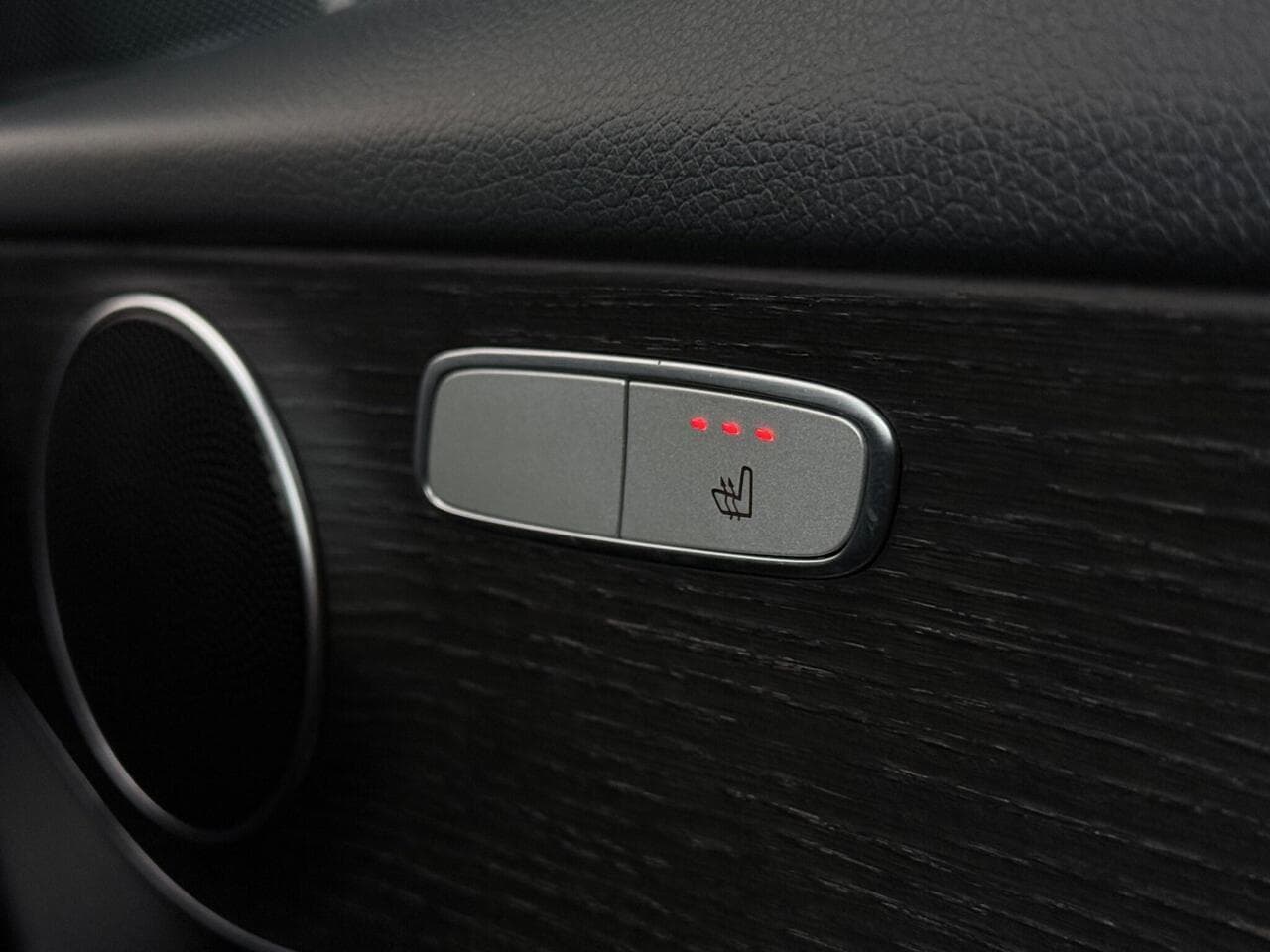 Mercedes-Benz GLC thumbnail Misc Controls