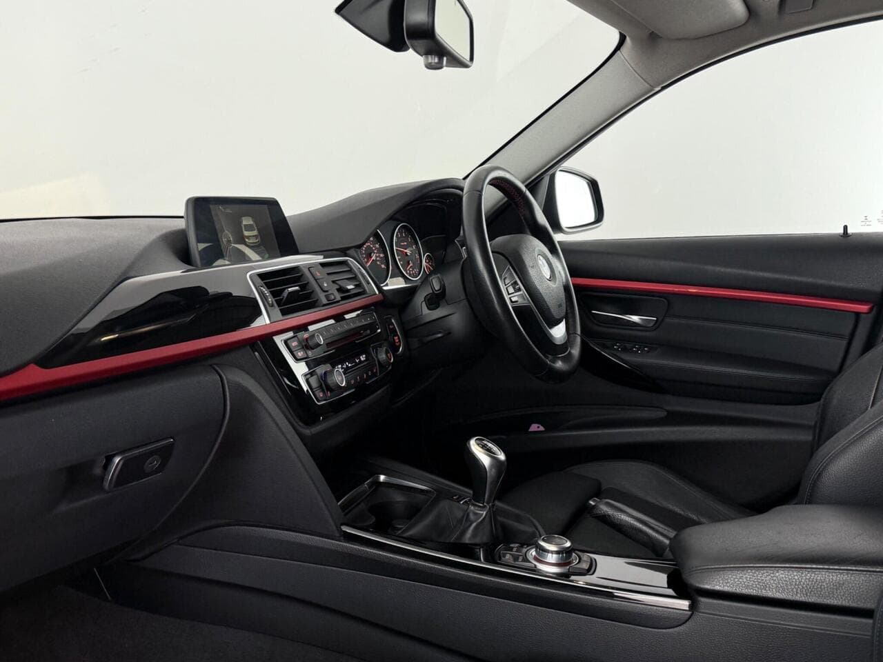 BMW 3 Series thumbnail Interior Front