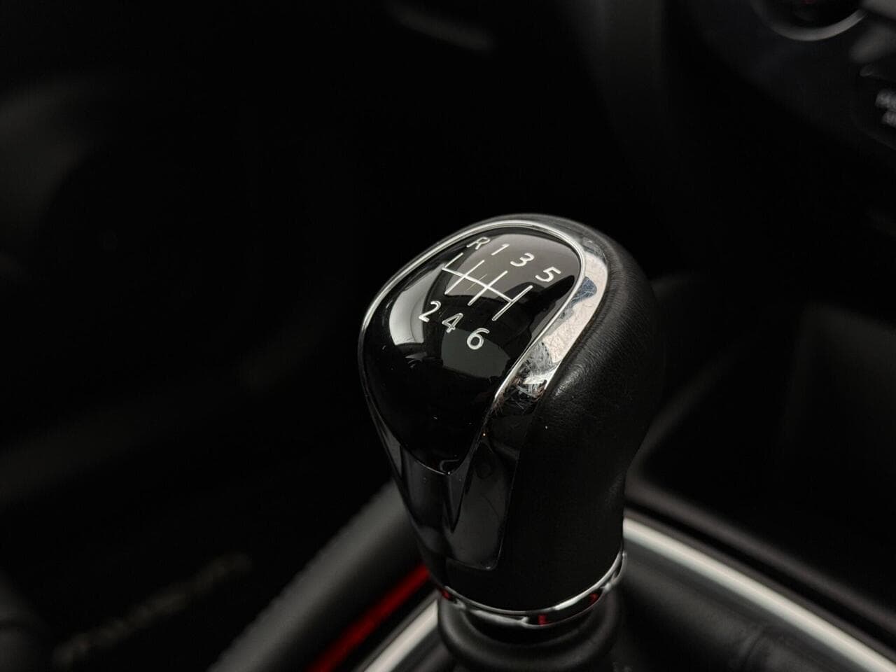 Nissan Qashqai thumbnail Interior Front