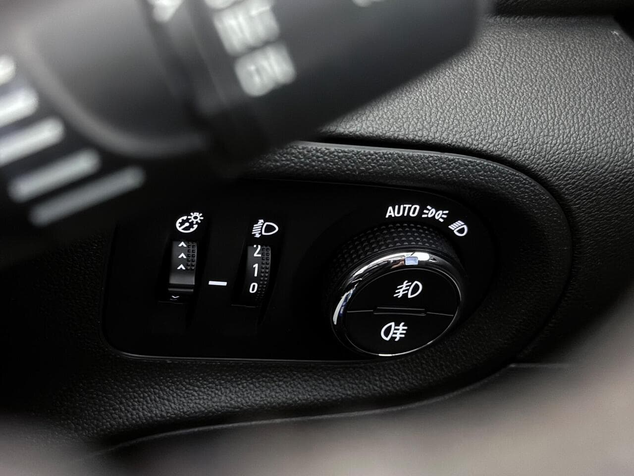 Vauxhall Grandland X thumbnail Misc Controls