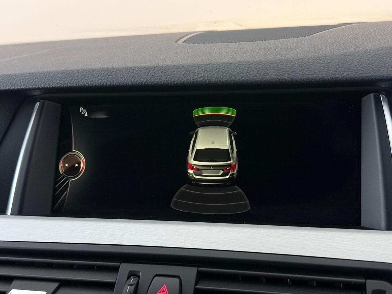 BMW 5 Series thumbnail Infotainment System