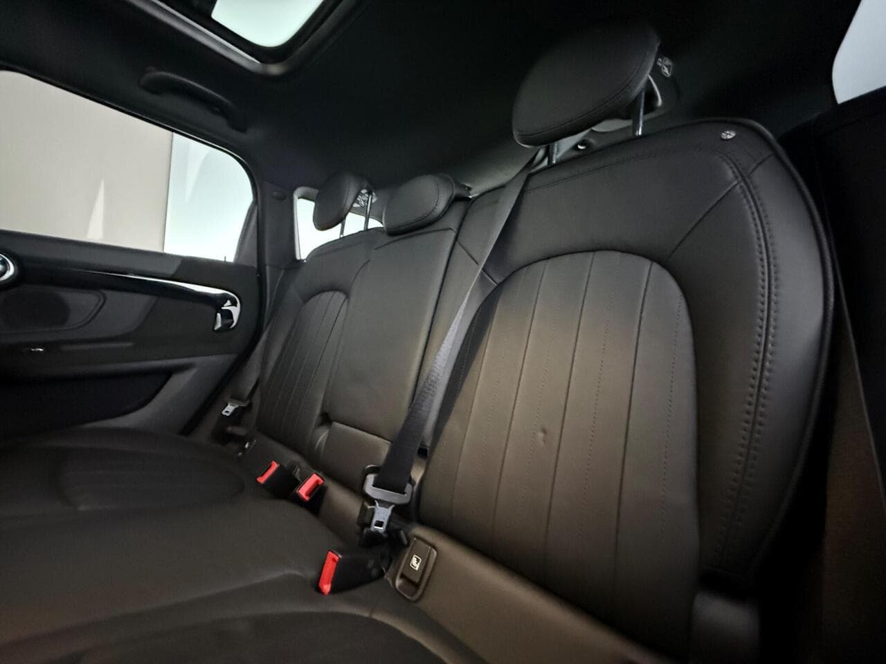 MINI Countryman thumbnail Seats Rear