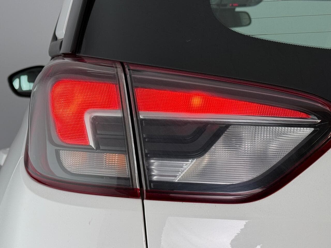 Vauxhall Crossland X thumbnail Lights Rear