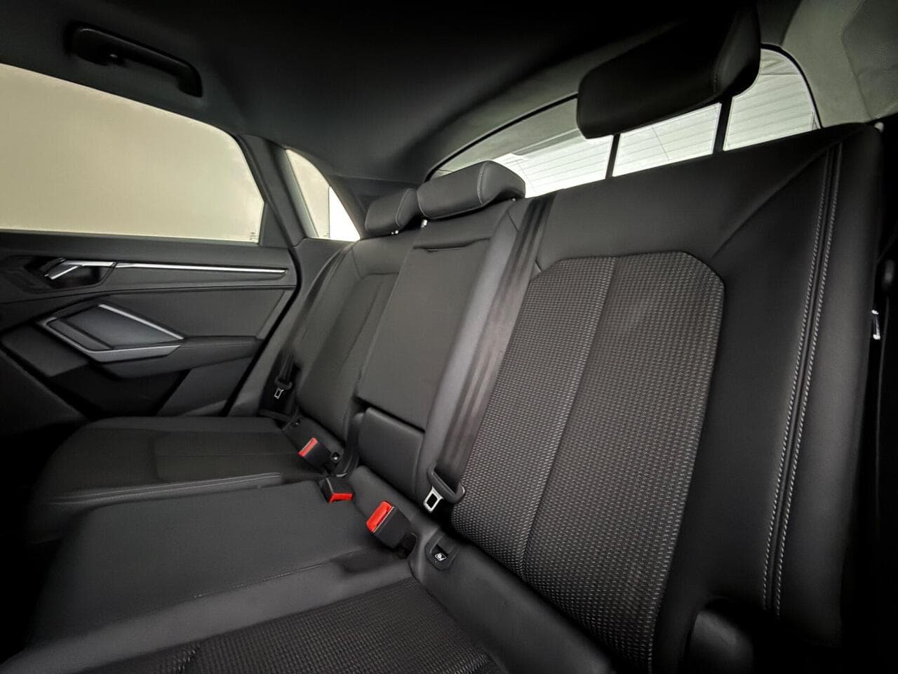 Audi Q3 thumbnail Seats Rear