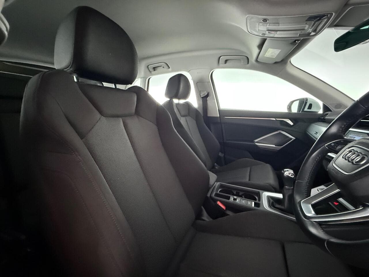 Audi Q3 thumbnail Seat Driver