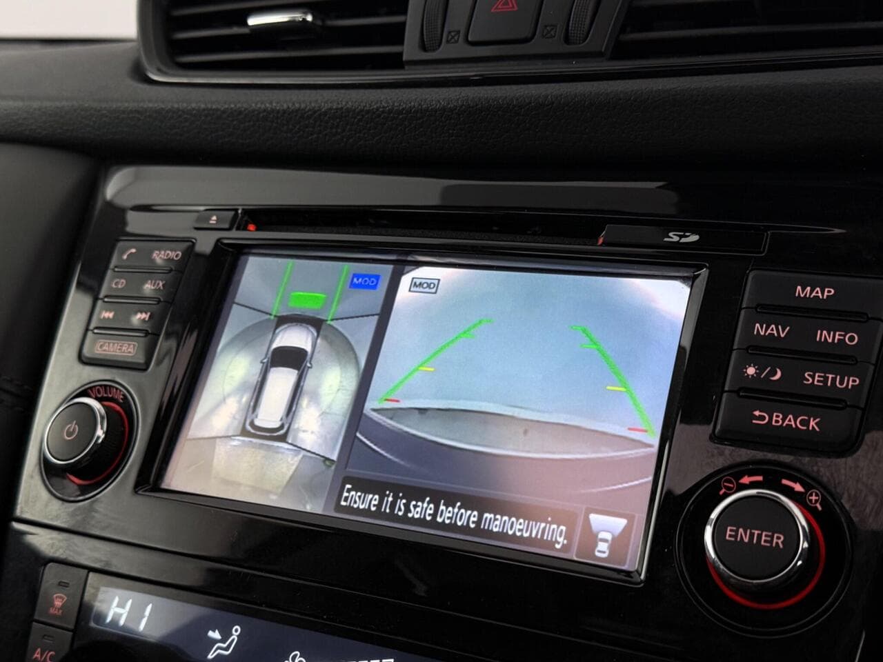 Nissan X-Trail thumbnail Infotainment System