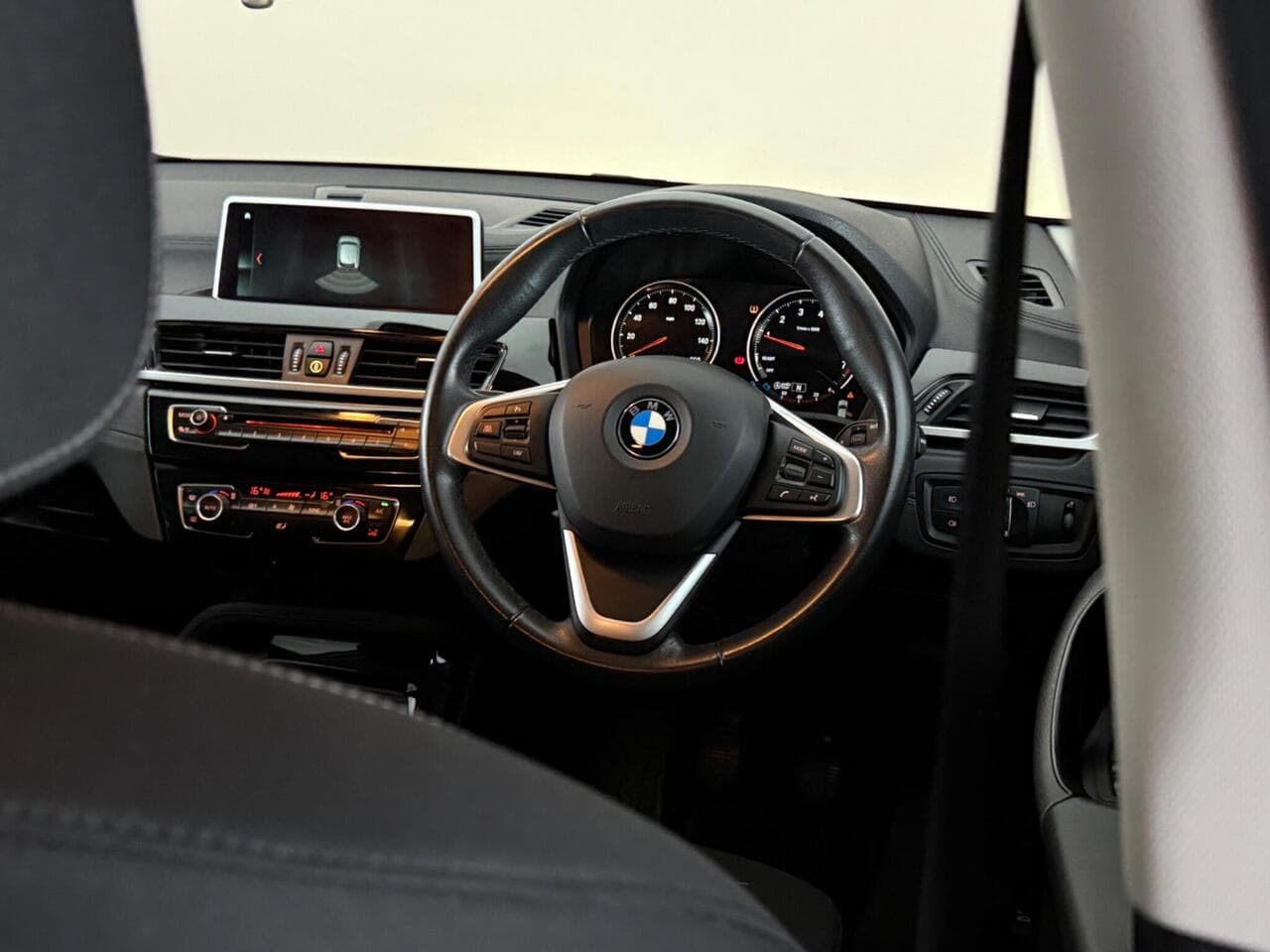 BMW X2 thumbnail Steering Wheel