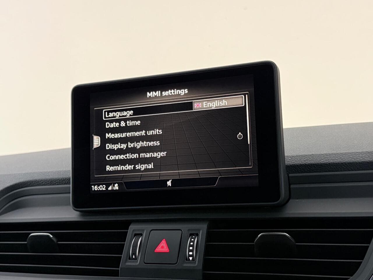Audi Q5 thumbnail Infotainment System