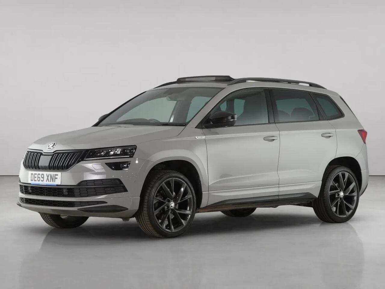 Skoda Karoq thumbnail Front Left
