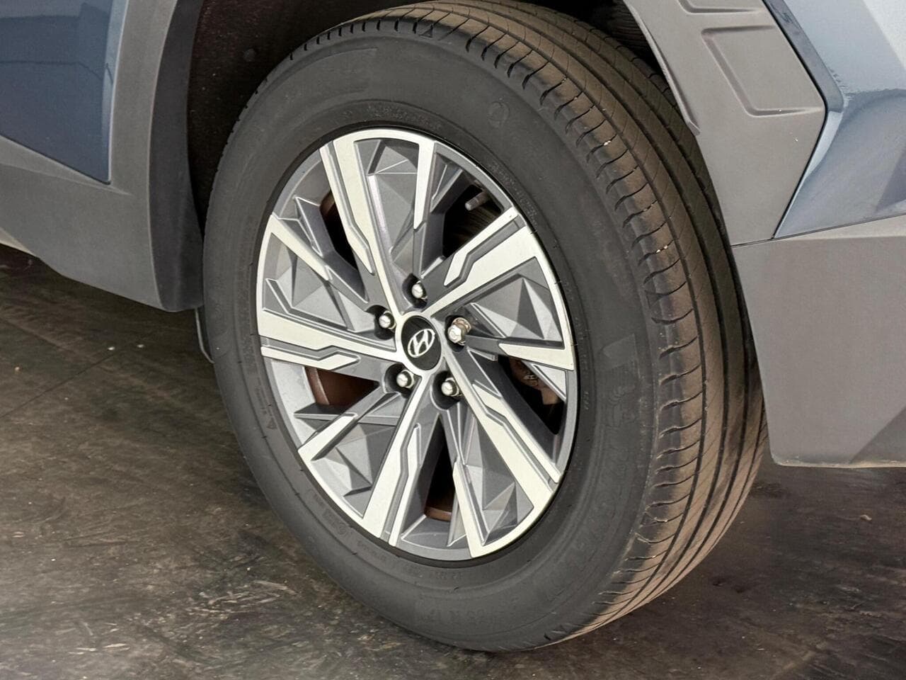 Hyundai TUCSON thumbnail Wheel