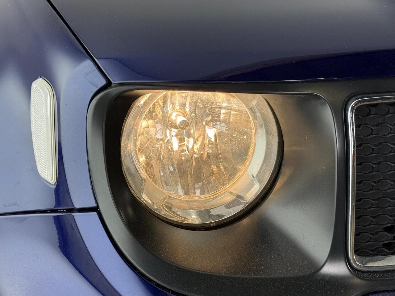 Jeep Renegade thumbnail Lights Front