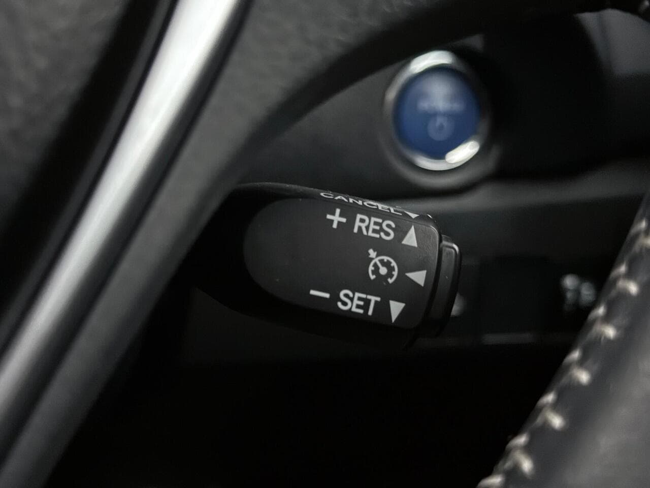 Toyota Auris thumbnail Misc Controls