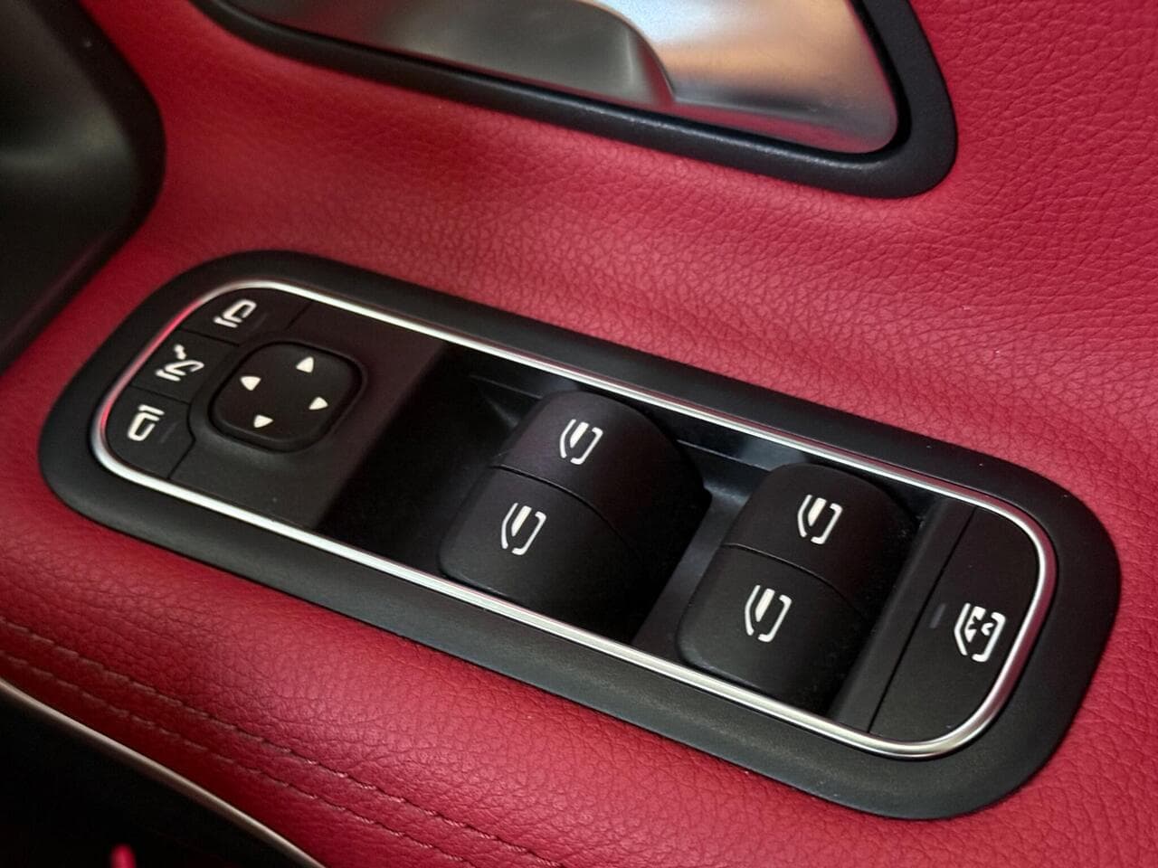 Mercedes-Benz CLA thumbnail Misc Controls