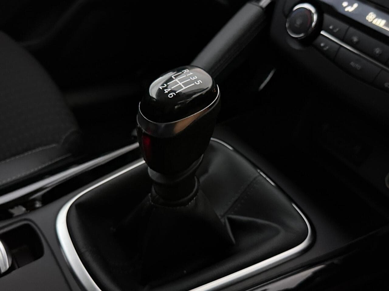 Renault Kadjar thumbnail Interior Front