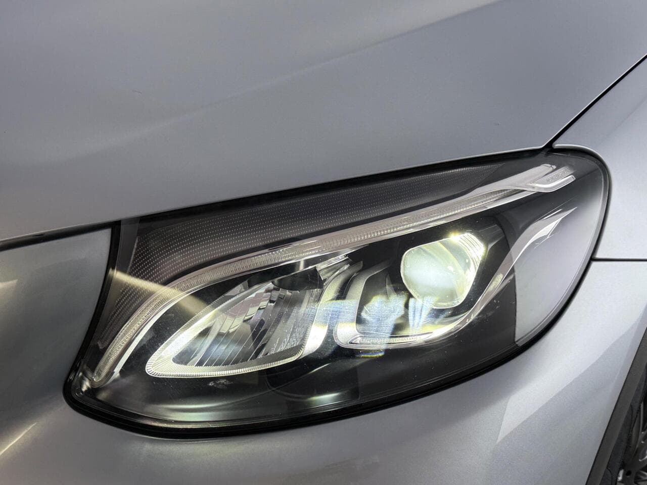 Mercedes-Benz GLC thumbnail Lights Front