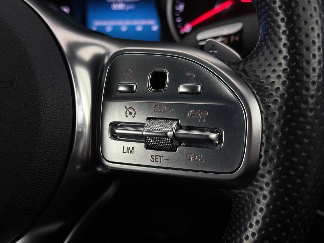 Mercedes-Benz C Class thumbnail Misc Controls