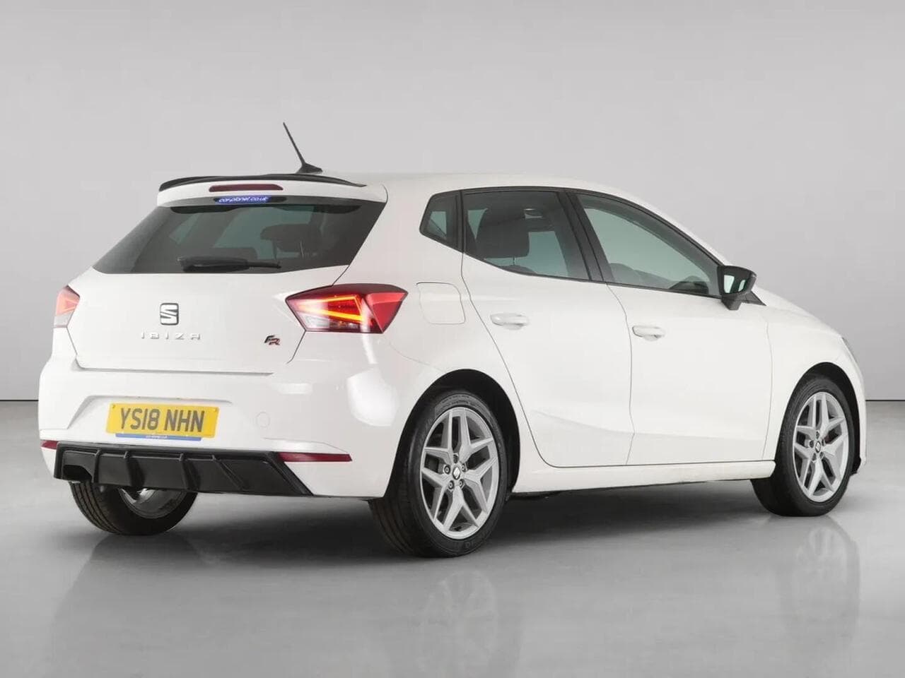 SEAT Ibiza thumbnail Rear Right