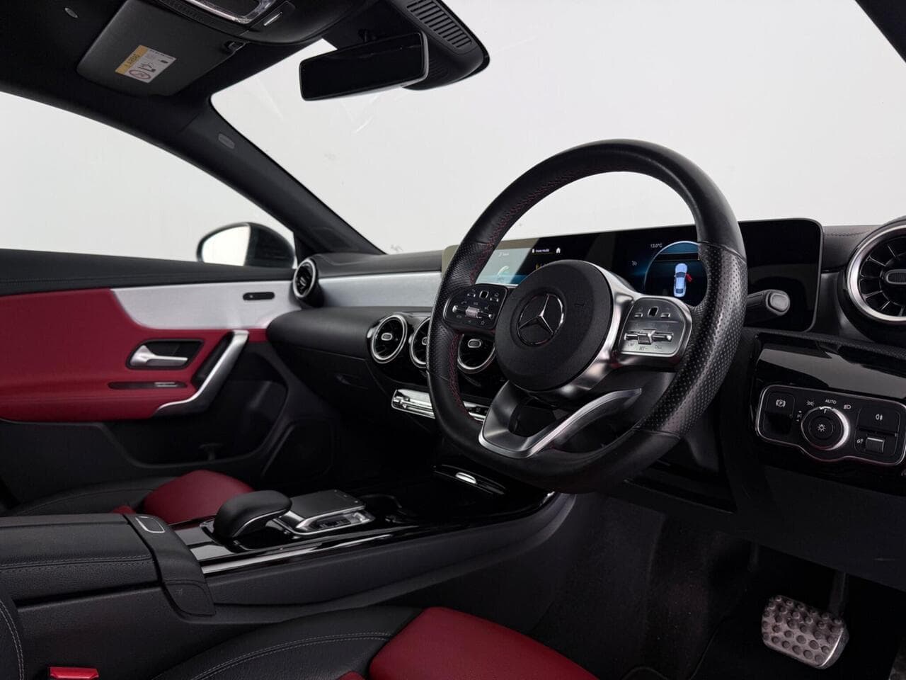 Mercedes-Benz CLA thumbnail Interior Front
