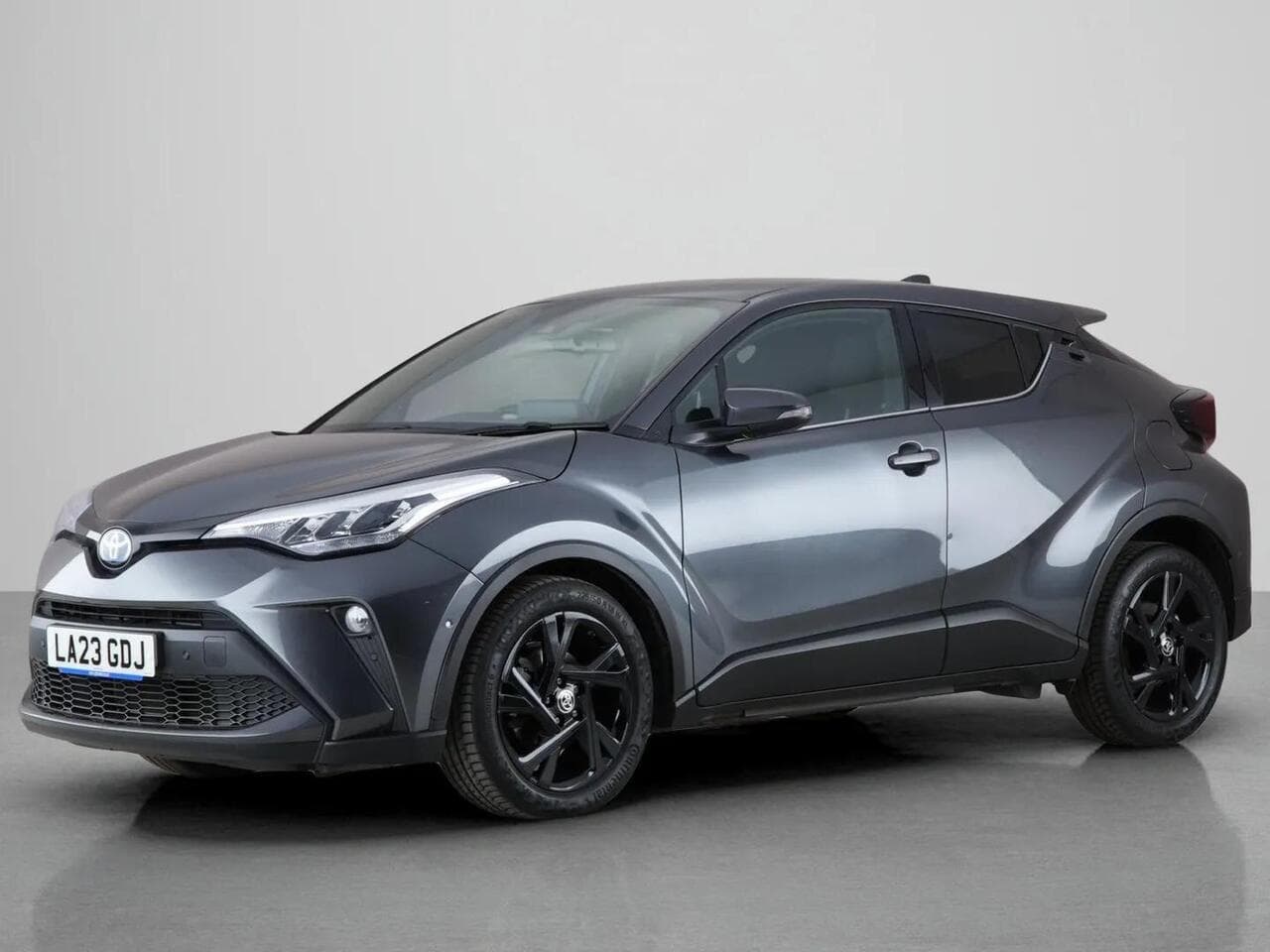 Toyota C-HR thumbnail Front Left