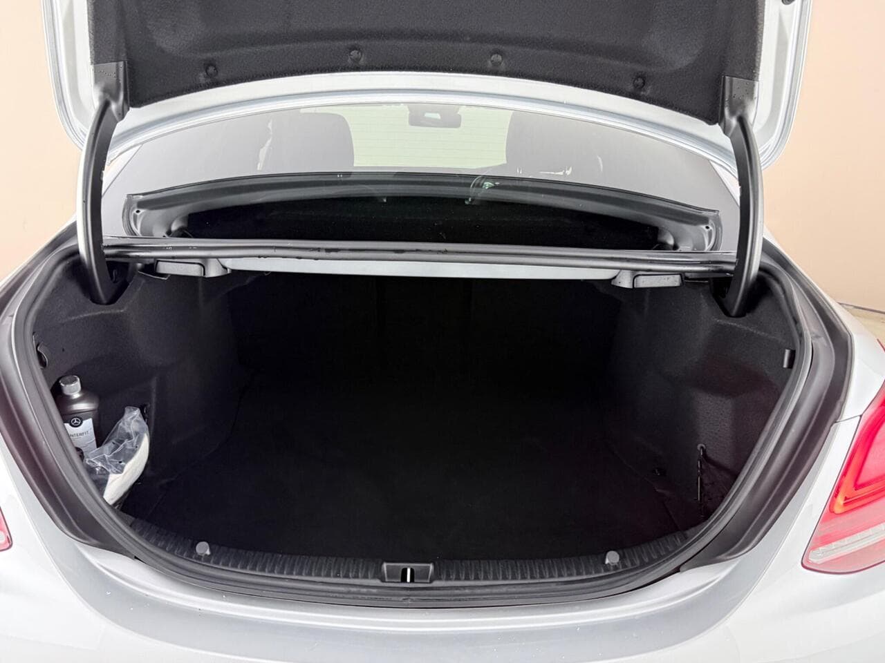 Mercedes-Benz C Class thumbnail Boot