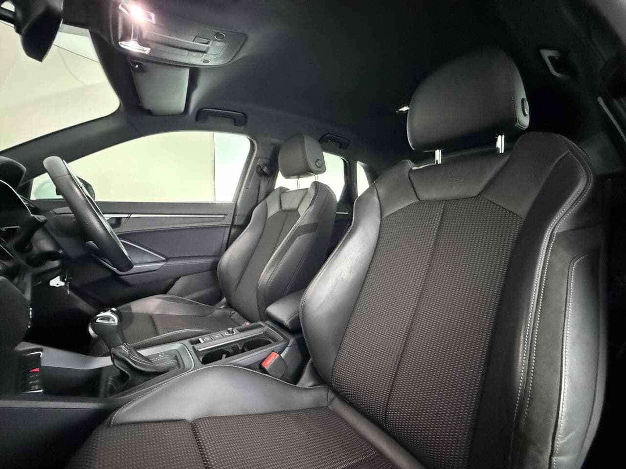 Audi Q3 thumbnail Seat Front Passenger