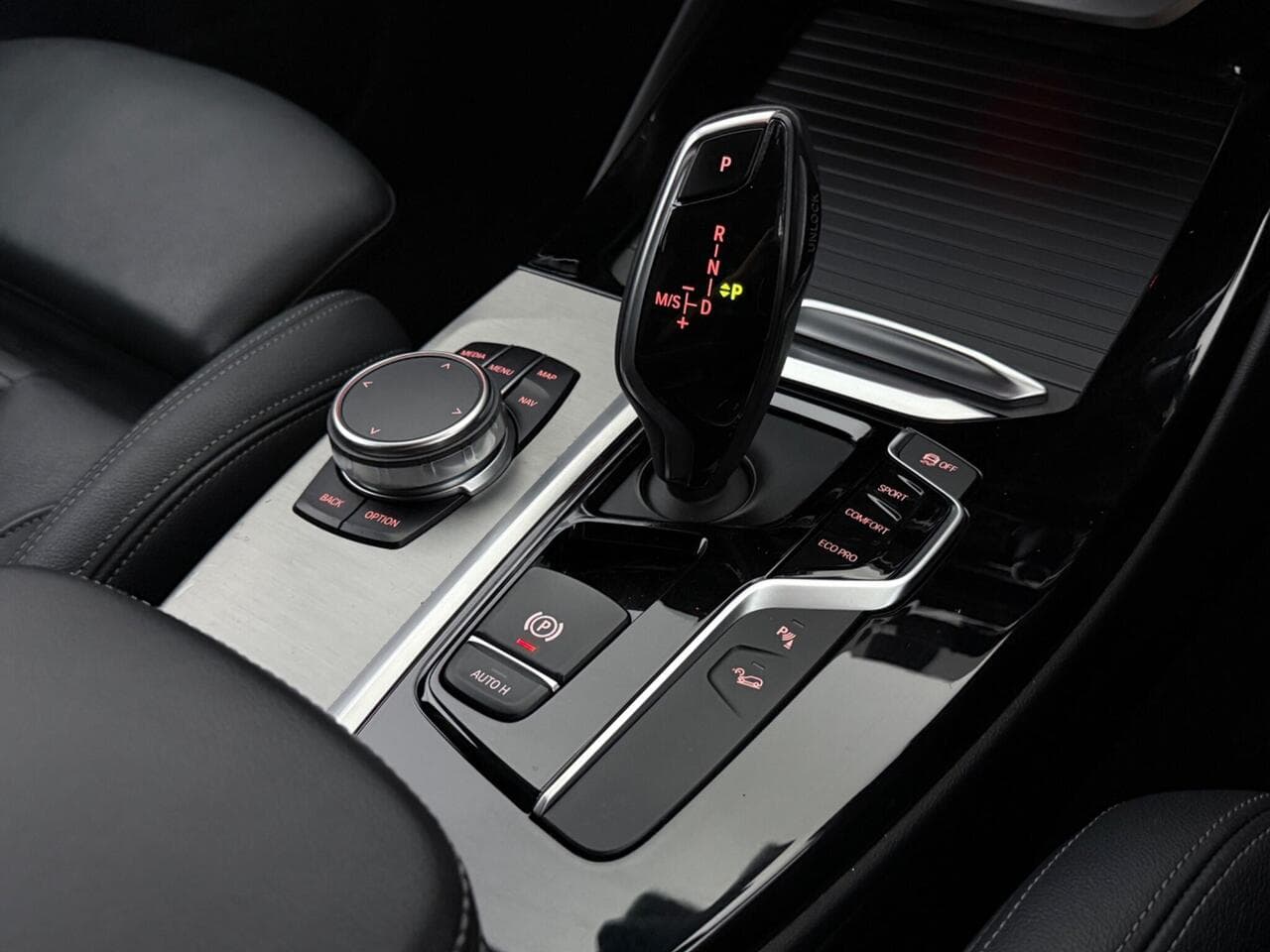 BMW X3 thumbnail Interior Front