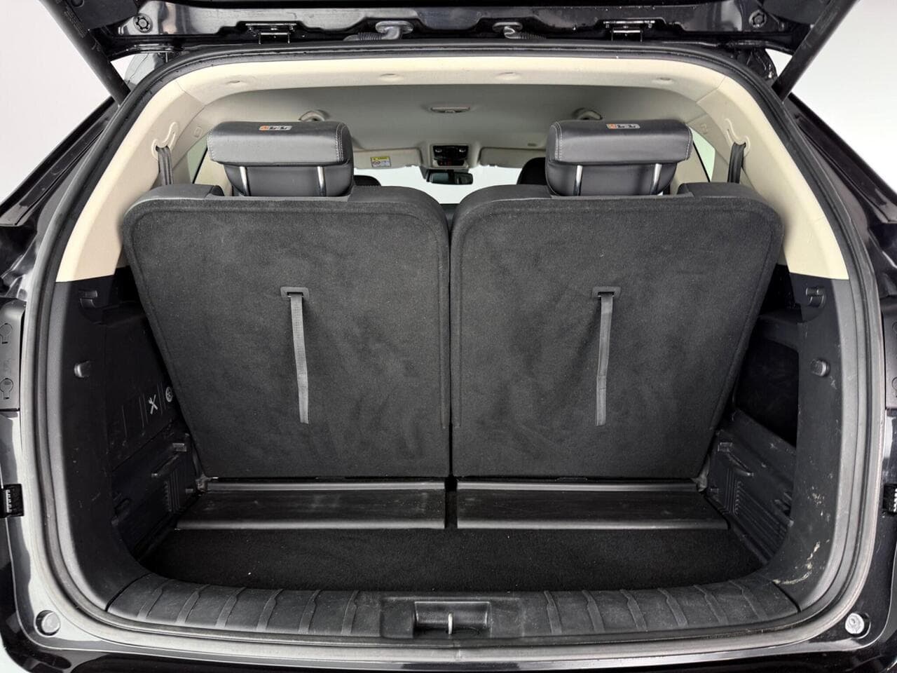 SsangYong Rexton thumbnail Boot