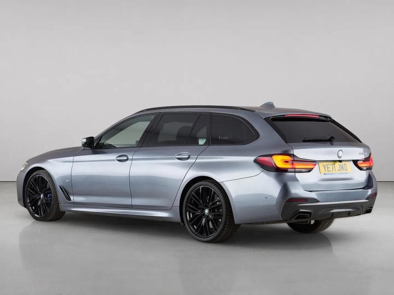 BMW 5 Series thumbnail Rear Left