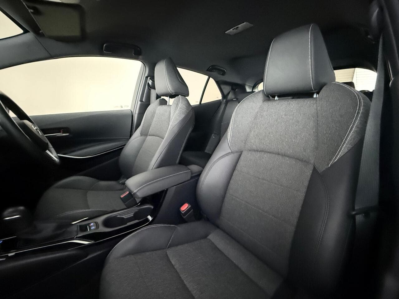 Toyota Corolla thumbnail Seat Front Passenger
