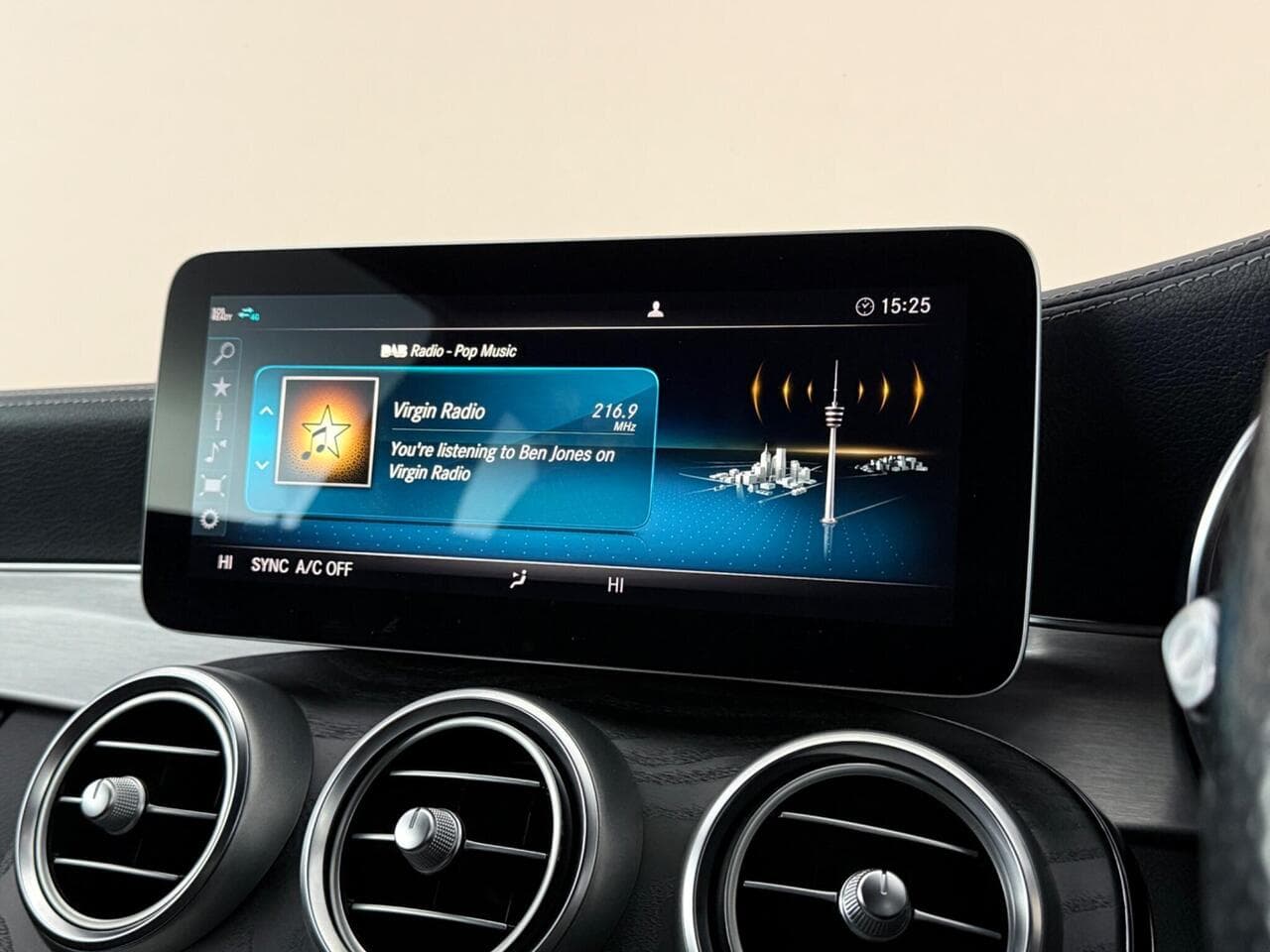 Mercedes-Benz C Class thumbnail Infotainment System