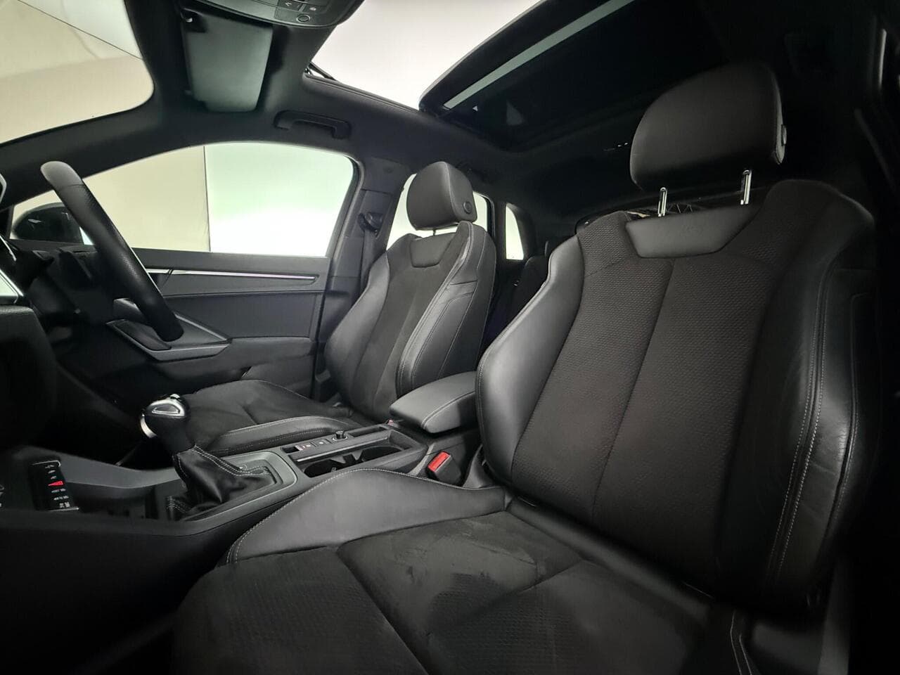 Audi Q3 thumbnail Seat Front Passenger