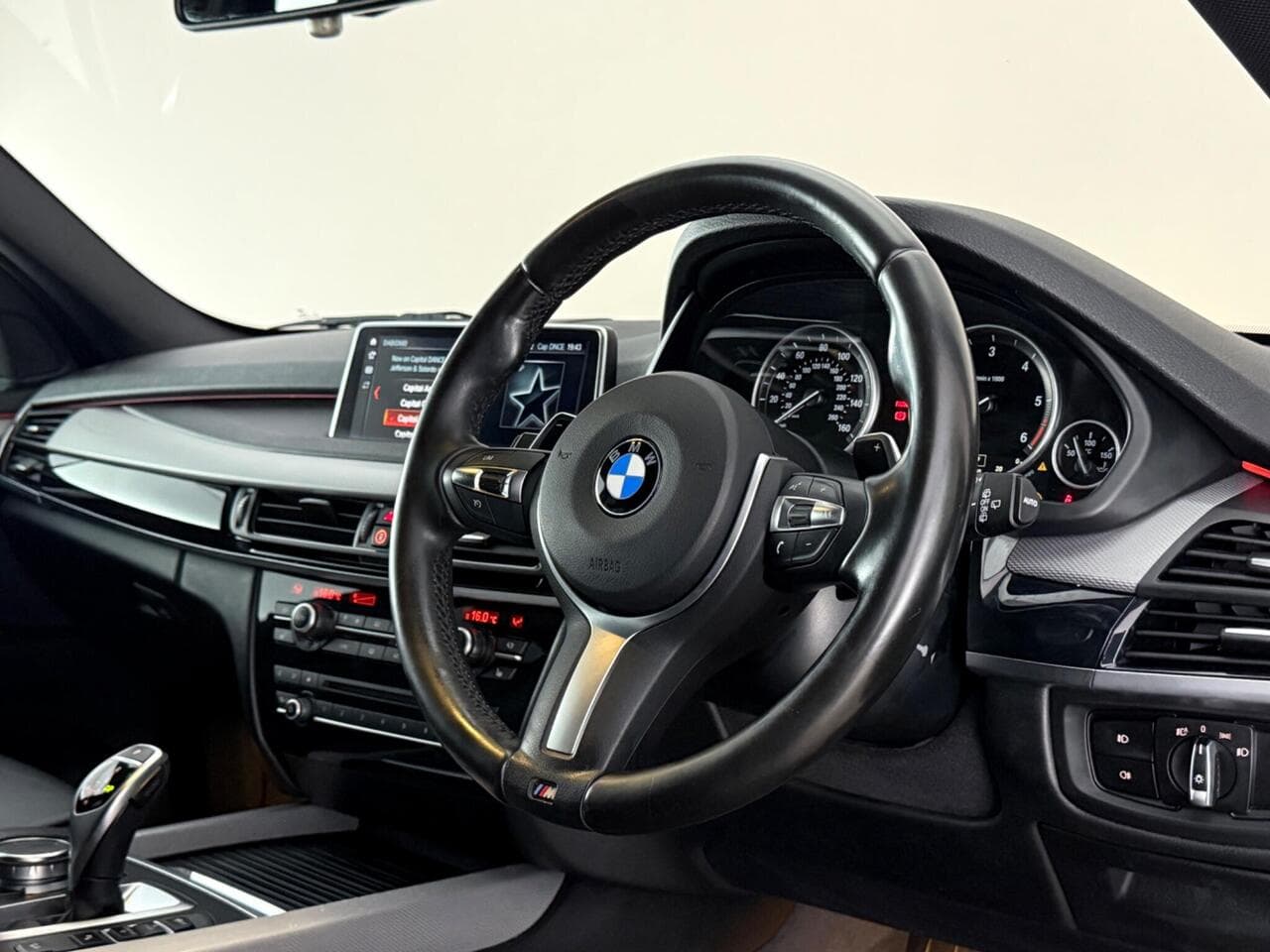 BMW X5 thumbnail Steering Wheel