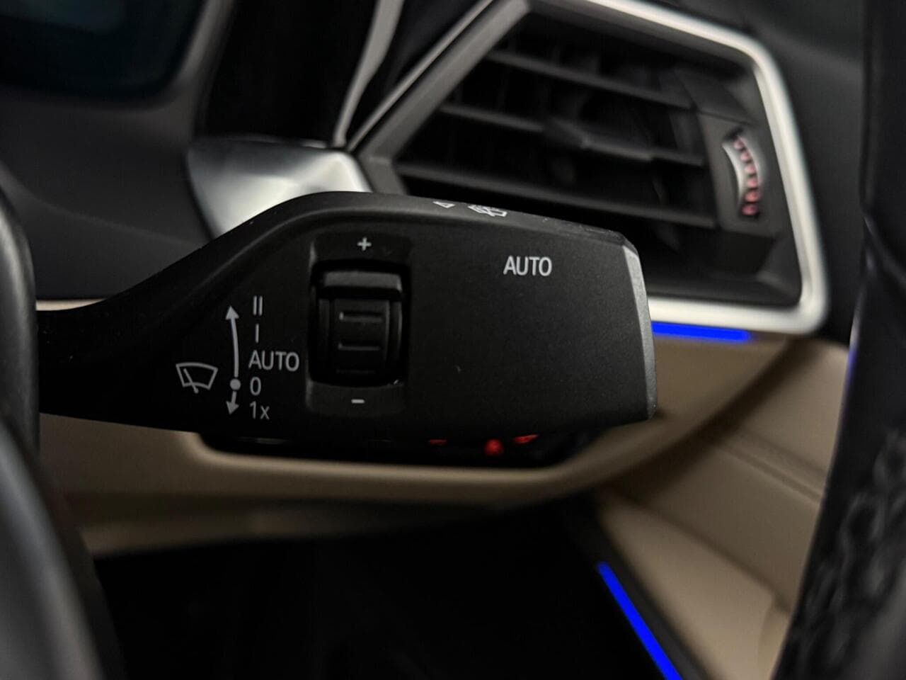 BMW 3 Series thumbnail Misc Controls