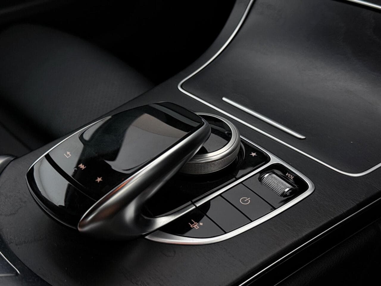 Mercedes-Benz C Class thumbnail Inconclusive