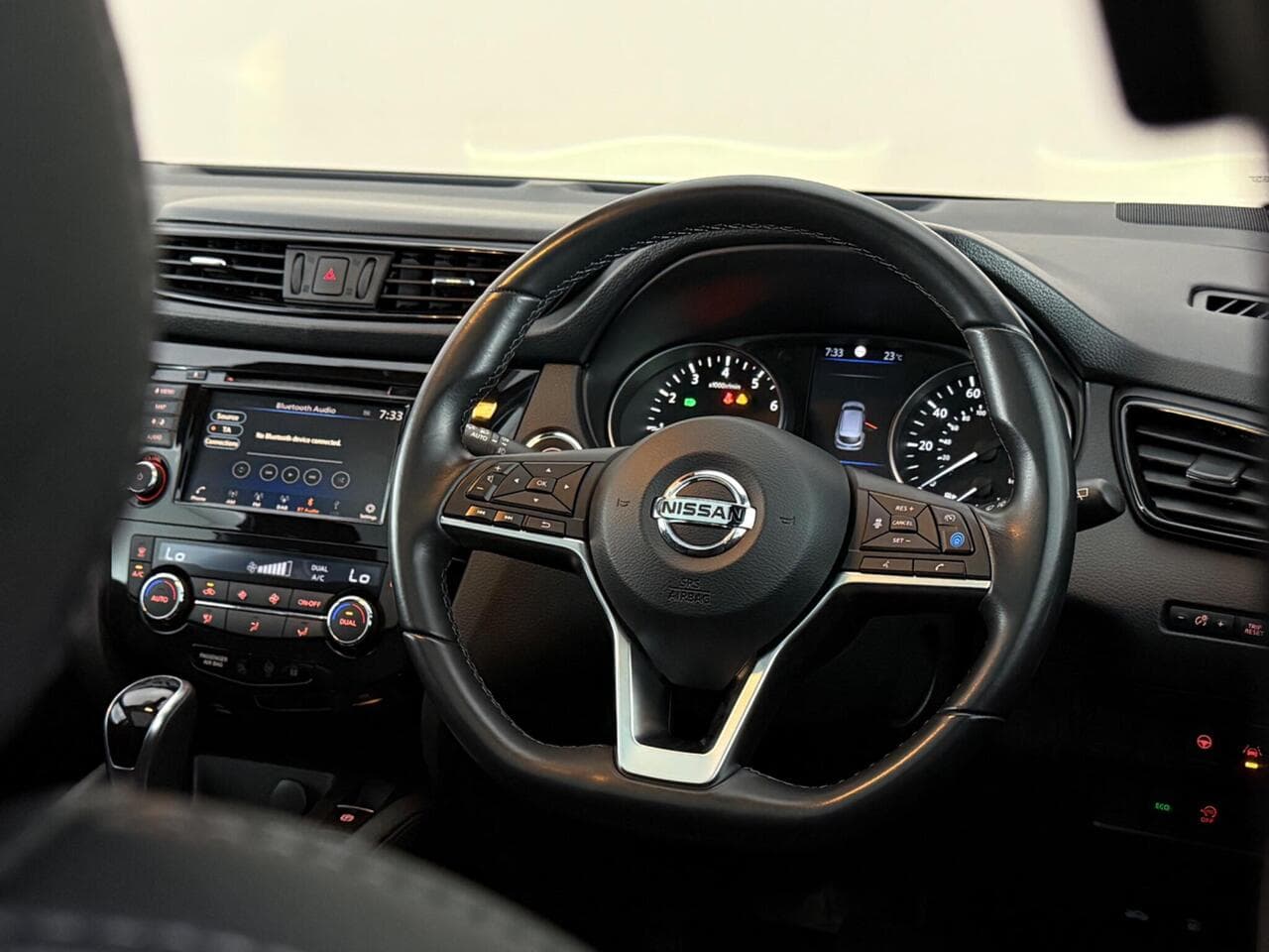 Nissan Qashqai thumbnail Steering Wheel