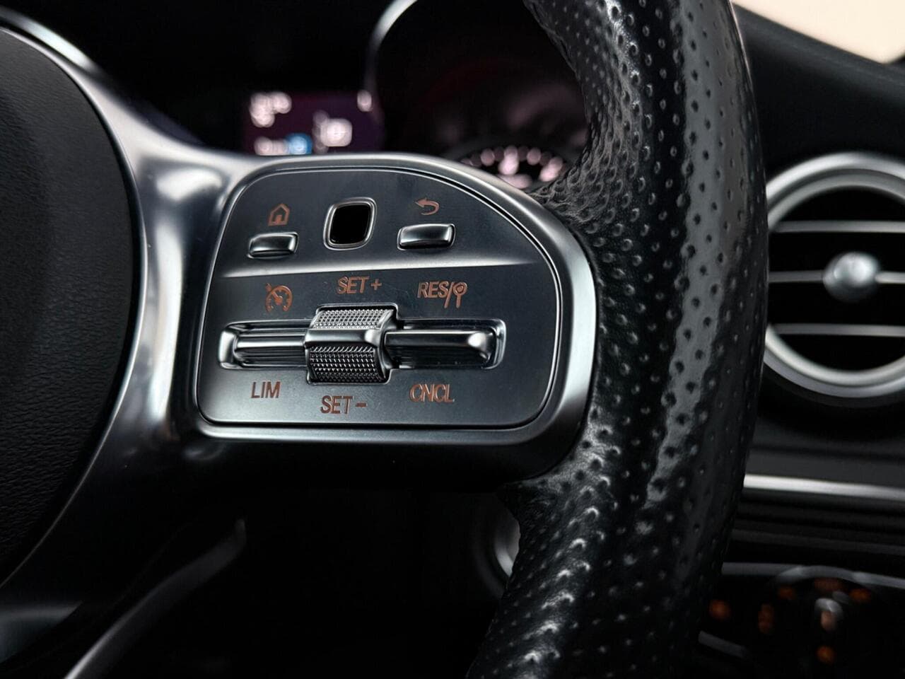 Mercedes-Benz C Class thumbnail Misc Controls