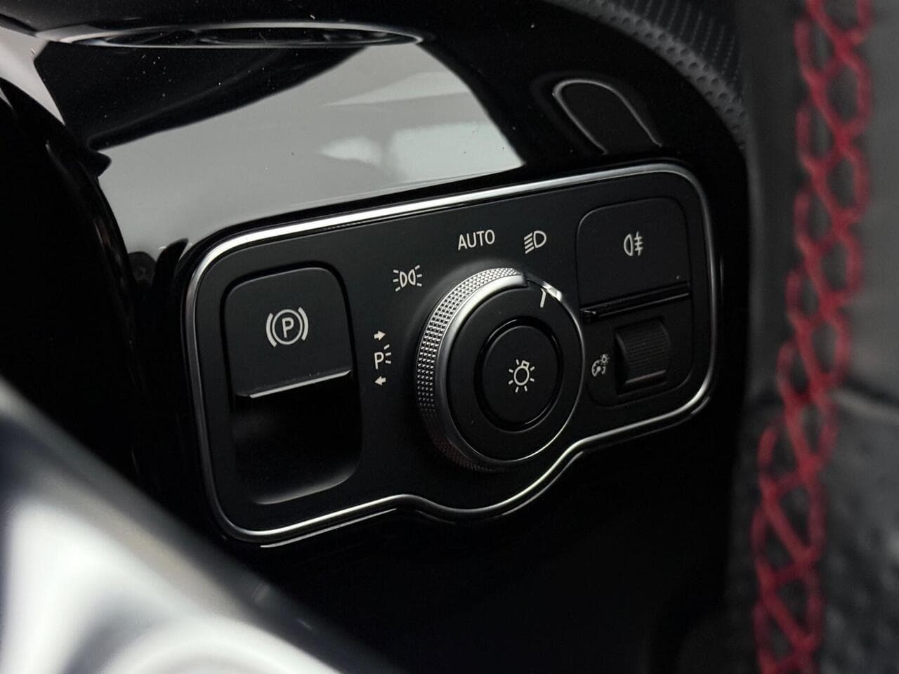 Mercedes-Benz A Class thumbnail Misc Controls