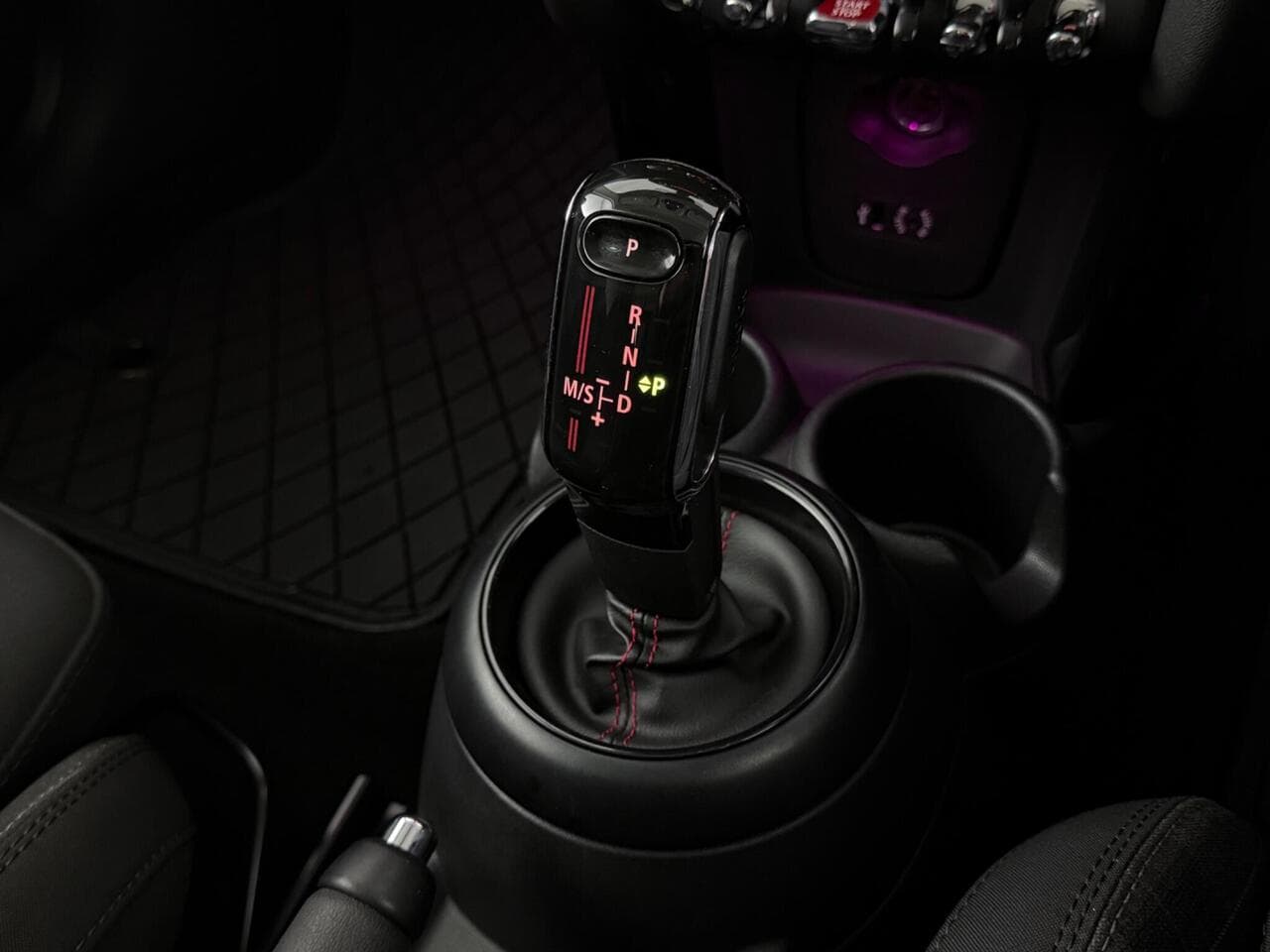 MINI Hatch thumbnail Interior Front