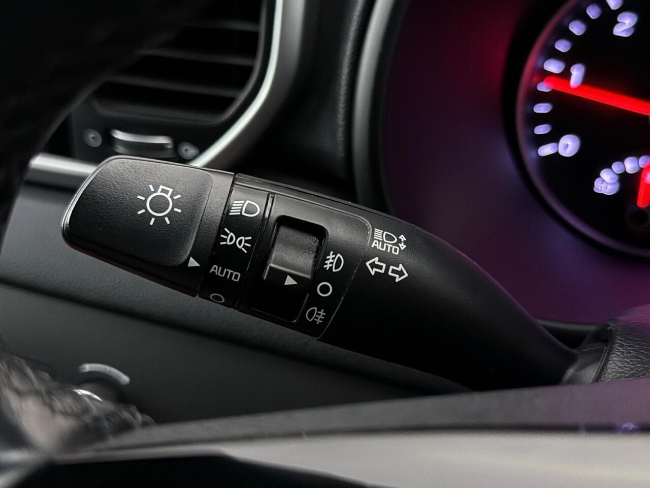 Kia Sportage thumbnail Misc Controls