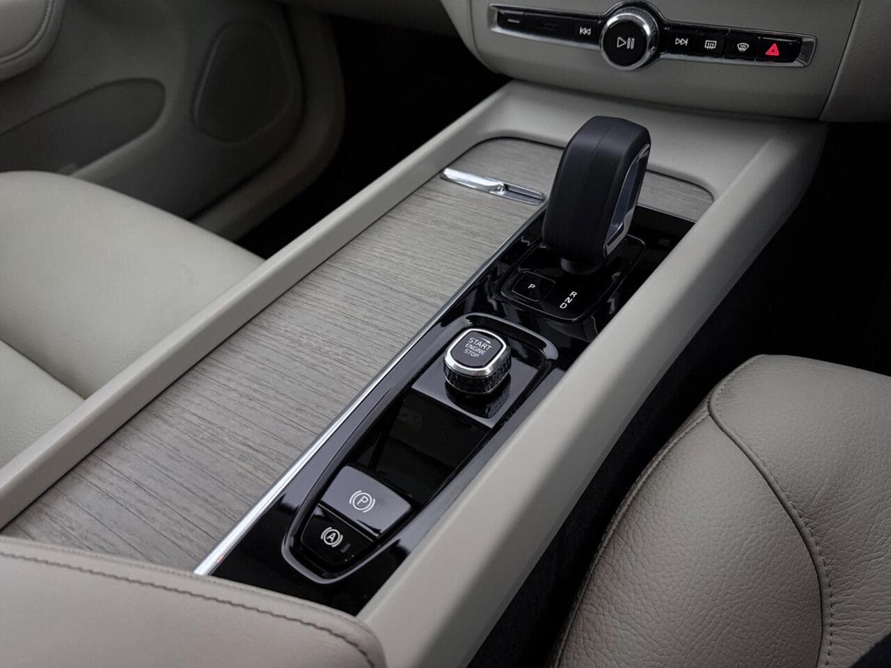 Volvo XC60 thumbnail Interior Front