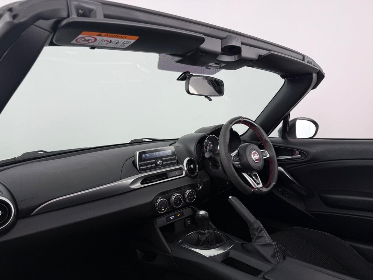 Fiat 124 Spider thumbnail Interior Front