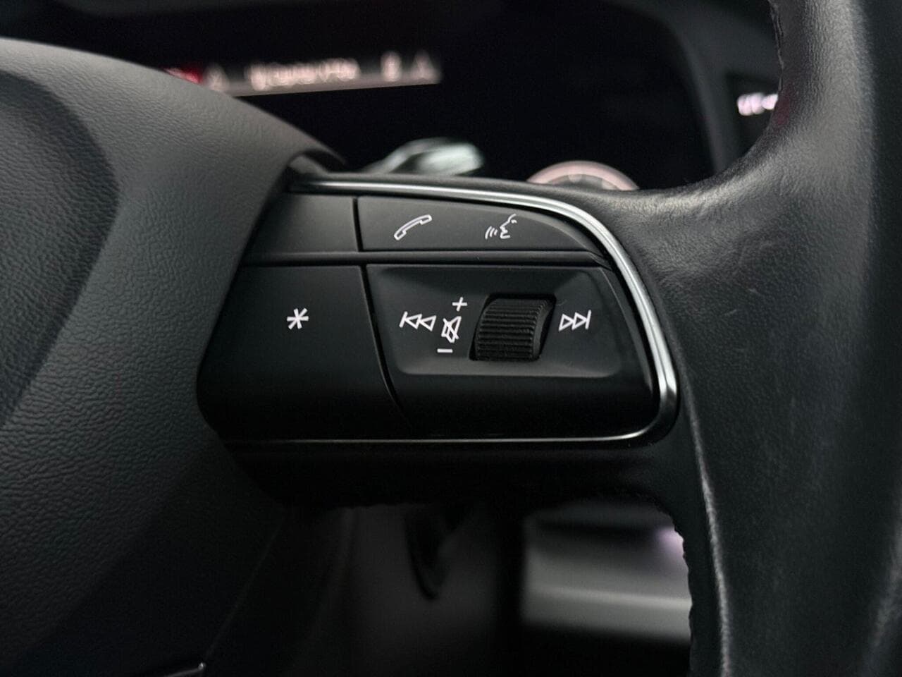 Audi Q7 thumbnail Misc Controls