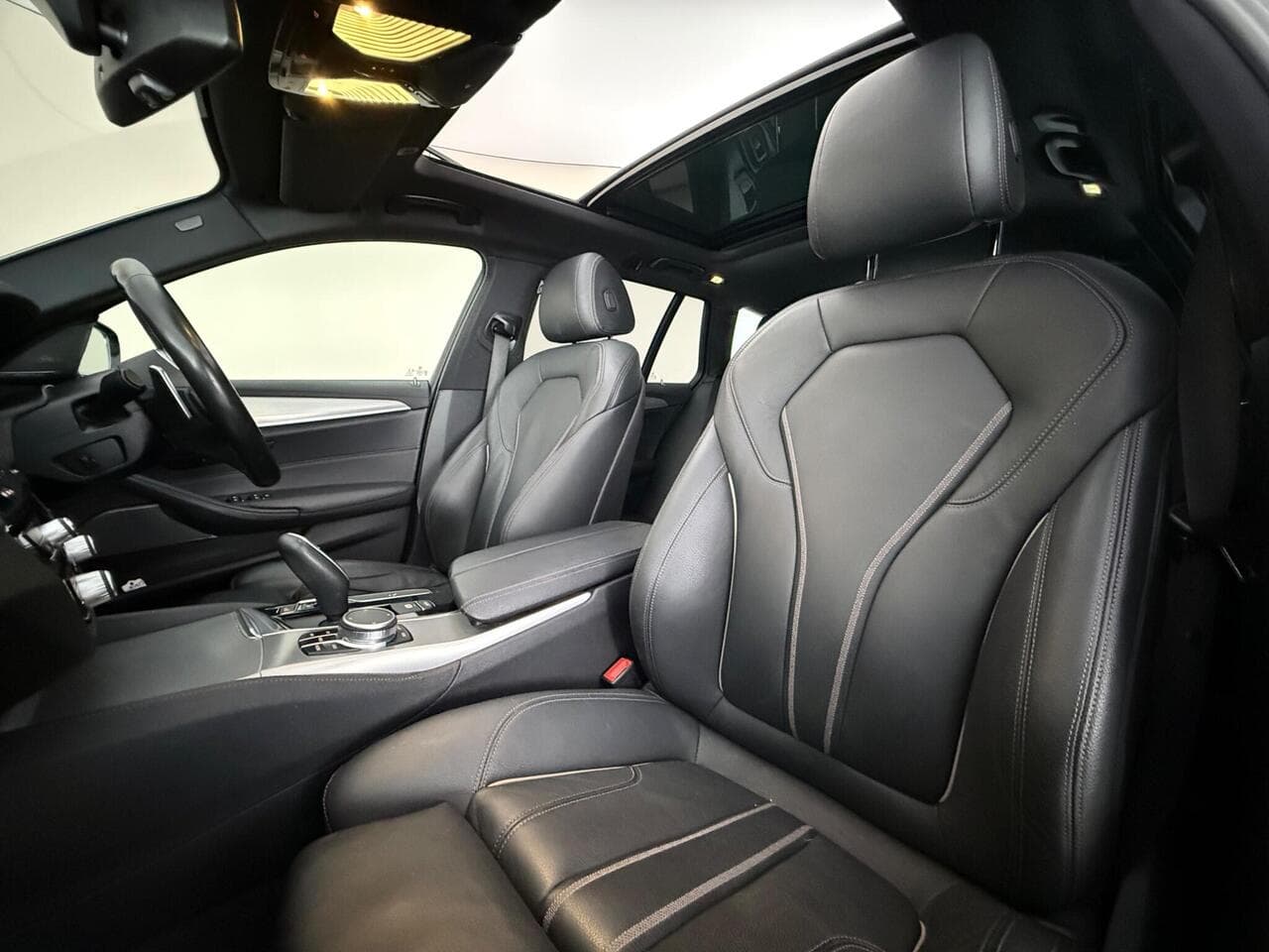 BMW 5 Series thumbnail Seat Front Passenger