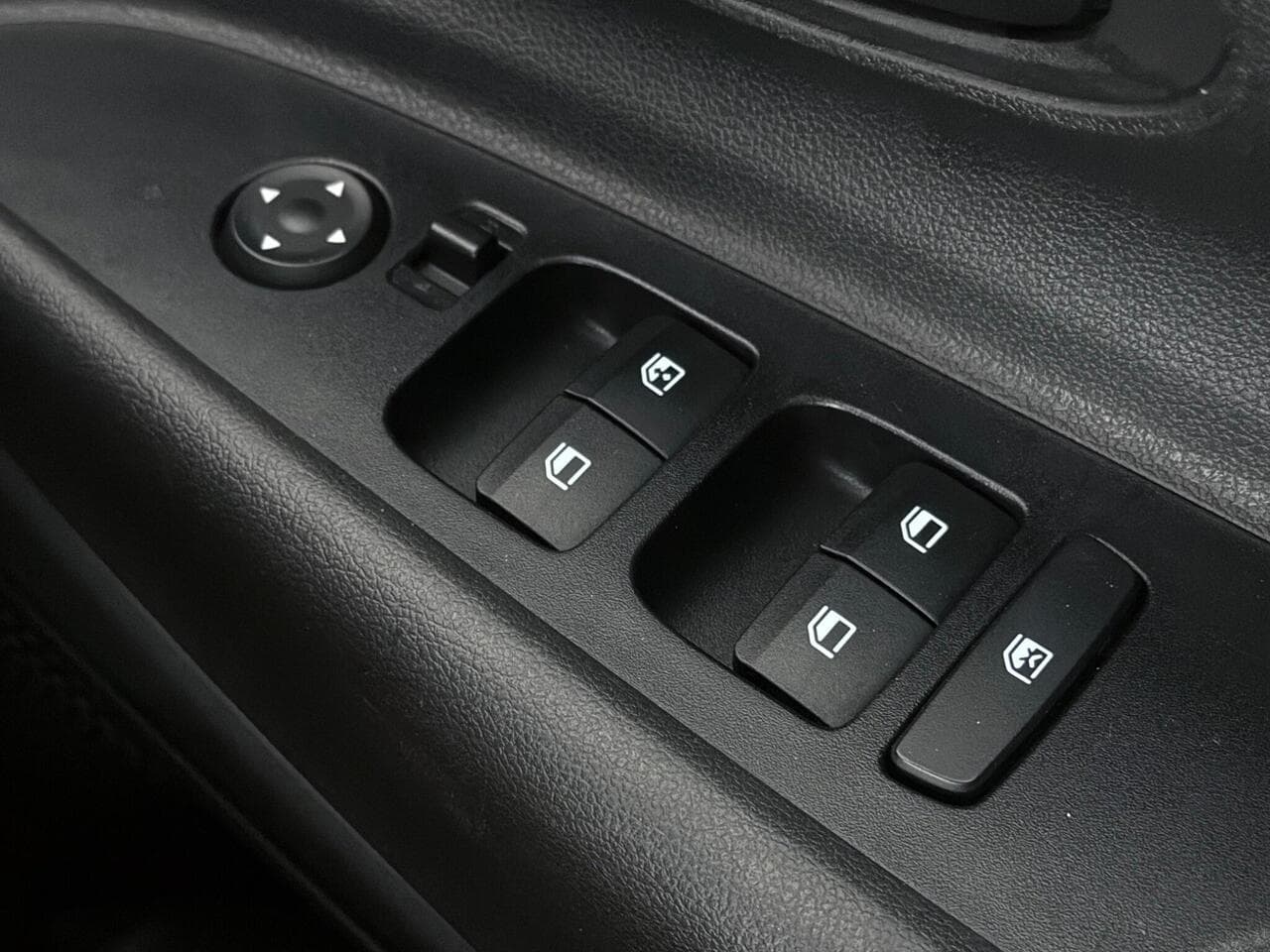 Hyundai i20 thumbnail Misc Controls