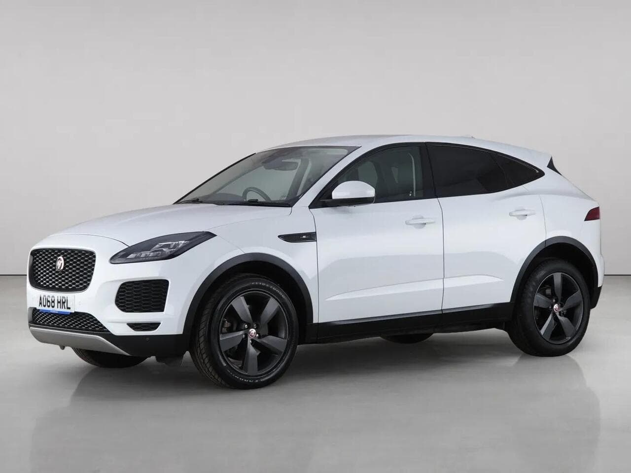 Jaguar E-PACE thumbnail Front Left