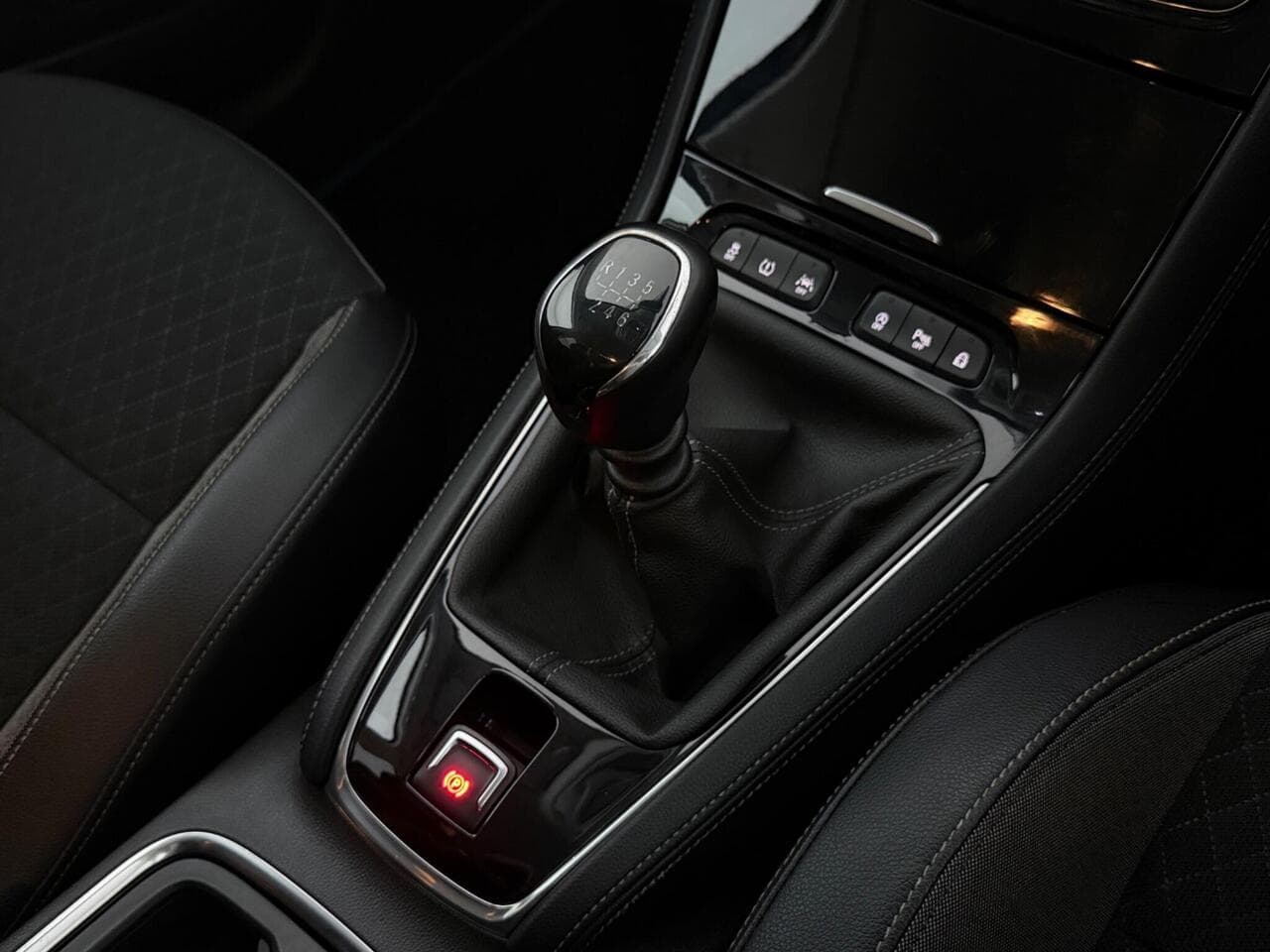 Vauxhall Grandland X thumbnail Interior Front