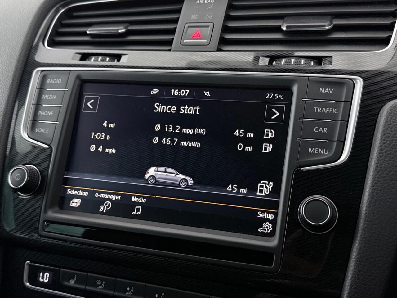 Volkswagen Golf thumbnail Infotainment System
