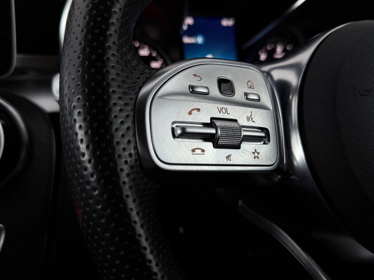Mercedes-Benz C Class thumbnail Misc Controls